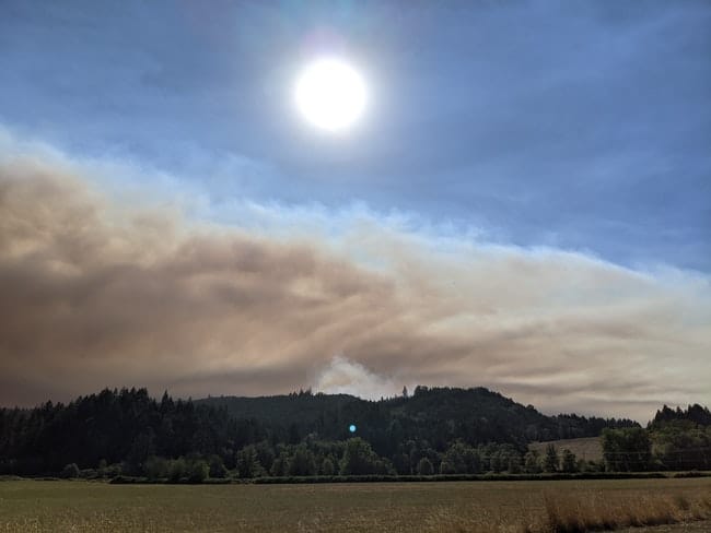 Fire burning south of Hagg Lake prompts evacuations
